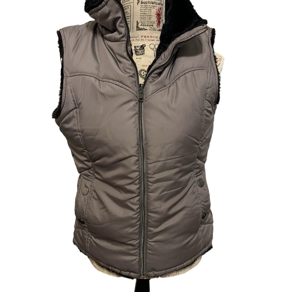 EUC KC Collections Reversible Vest